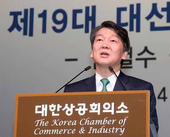 안철수 국민의당 대선후보의 사드 입장에 관련한 검증이 10일 JTBC 뉴스룸에서 이뤄졌다.