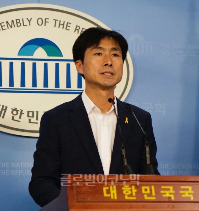 11일 정의당 한창민 대변인이 곧 도래할 4차산업혁명 시대의 인재상은 '창의적 인재'라며 이를 위해서는 교육 개혁이 전제가 되야 한다고 강조했다. 사진=최수영 기자