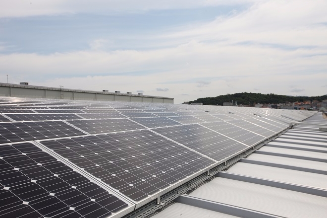 LS산전 청주사업장에 설치된 2MW급 태양광 발전 솔루션.