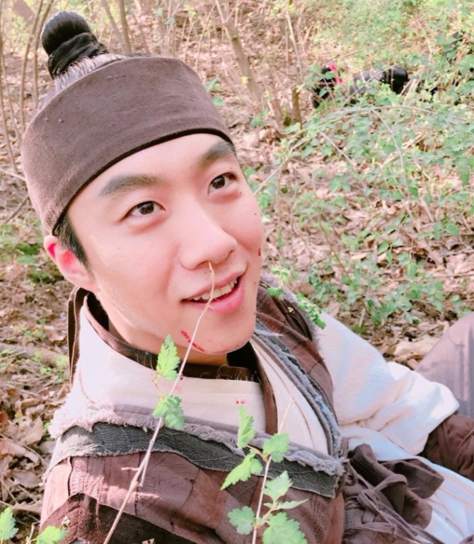 '역적'에서 홍길현 역의 심희섭이 29일 자신의 SNS를 통해 문경새재 비하인드 컷을 공개했다. 사진=심희섭 인스타그램 캡처