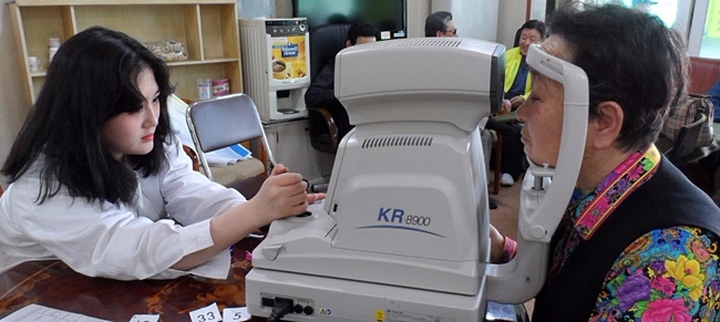 선린대 학생들이 재능기부 봉사를 하고 있다. 선린대=제공