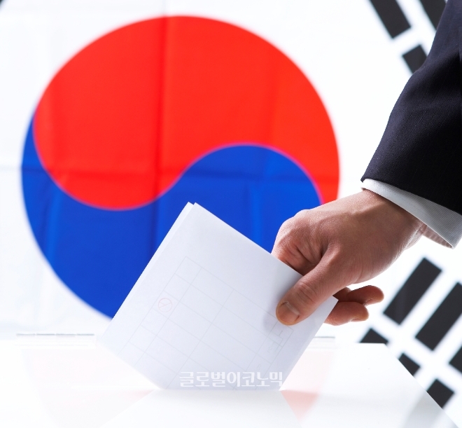 9일 오전 6시부터 제19대 한국 대통령선거 투표가 시작된 가운데 전 세계 주요 외신들이 9년 만에 정권 교체가 이뤄질지 여부에 촉각을 곤두세우고 있다 / 자료=글로벌이코노믹