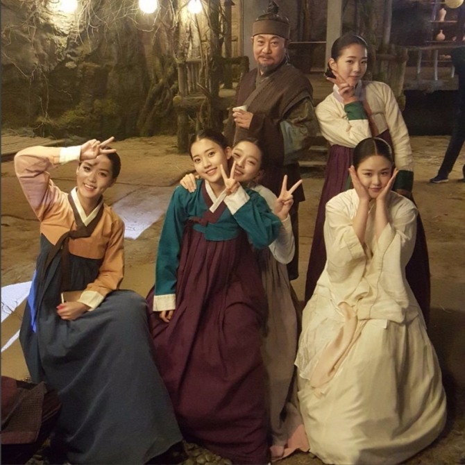 '역적' 비하인드 컷. 사진=이명훈 인스타그램 캡처