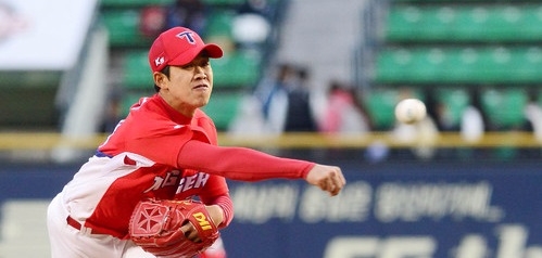  KIA는 18일 광주 KIA챔피언스필드에서 벌어진 2017 타이어뱅크 KBO리그 LG 트윈스와 주중 3연전 마지막 경기에서선발 임기영의 호투와 타선의 응집력을 앞세워 9-4로 승리했다./뉴시스