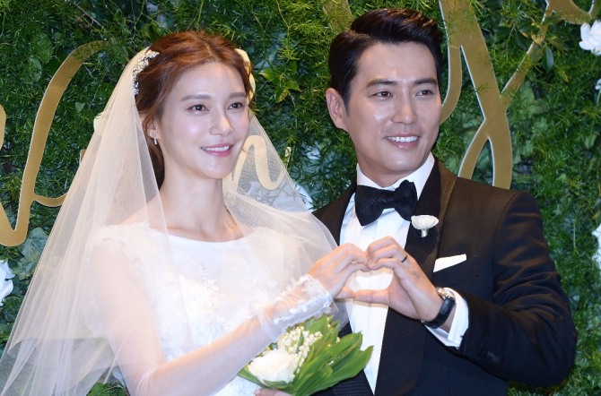 배우 주상욱과 차예련이 25일 오후 6시 서울 광진구 워커힐 호텔에서 결혼식을 올렸다. 사진=뉴시스