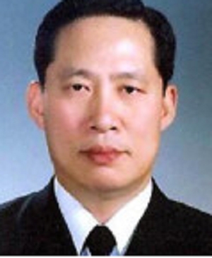 문재인 정부 초대 국방장관 후보자에 송영무 전 해군참모총장이 거론되고 있다. 