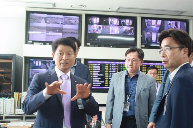 한국공항공사 성일환 사장은 9일 김해국제공항을 방문, 운영상황 특별점검을 실시했다. 한국공항공사=제공