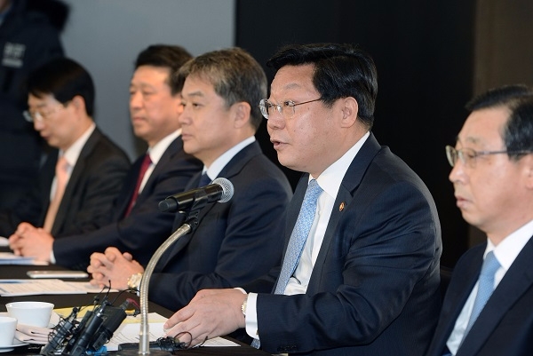주형환 산업통상자원부 장관이 지난 2월 열린 민관 합동 자동차산업 발전위원회 출범식에서 발언을 하고 있다. 