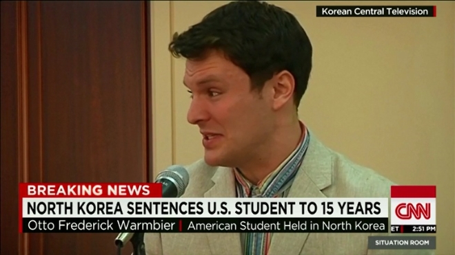 지난해 1월 북한에서 체포돼 같은 해 3월 '15년의 노동교화형'을 선고받은 미국인 대학생 오토 웜비어가 혼수상태로 송환되며 북한의 반 인권적 행위에 미국 여론이 들끓고 있다 / 사진=CNN 캡처
