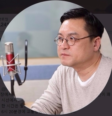 19일 방송된 tbs 교통방송 ‘김어준의 뉴스공장’에서는 자유한국당 주광덕 의원이 공개한 안경환 법무장관 후보자의 이른바 ‘몰래 혼인신고’ 판결문에 대해 다뤘다. 안경환 전 법무부 장관 후보자의 ‘’ '혼인무효소송'관련 법원 판결문을 공개한 주광덕 자유한국당 의원의 입수 경위에 대해 이정렬 전 판사가 입장을 밝혔다. 사진=이정렬 트위터 