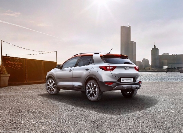 사진 = 기아자동차 소형 SUV 스토닉 뒷모습 