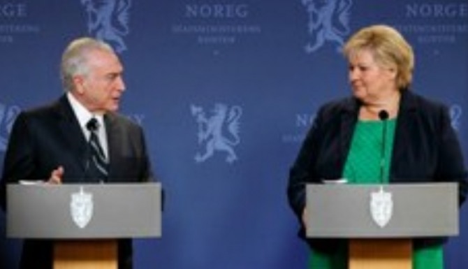 테메르 대통령이 23일(현지 시각) 노르웨이 방문 중 노르웨이 총리와 함께 기자회견하는 모습.   사진=브라질정부 공식웹사이트.