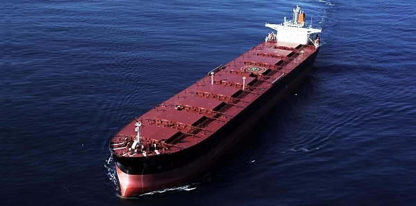 한국중부발전이 유연탄 수송 선박을 대상으로 저유황유 이용을 의무화한다. 사진은 에이치라인해운 소속 수송선. 