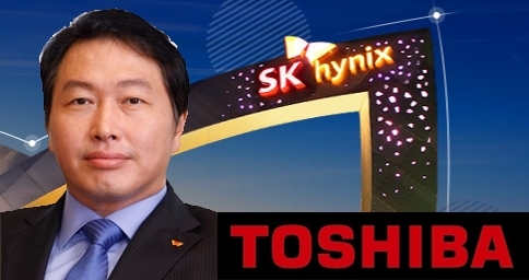 도시바메모리 우선협상자인 '한미일 연합'에 포함된 SK하이닉스가 지분 인수 옵션을 갖고 있고 33.4%의 지분을 요구했다는 WSJ 보도에 일본이 발칵 뒤집혔다 / 사진=SK그룹