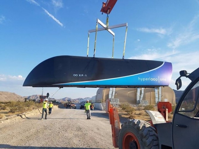 네바다 H1 테스트 트랙 밀폐 환경 테스트를 마친 '하이퍼루프-원(Hyperloop One)'. 자료=하이퍼루프-원