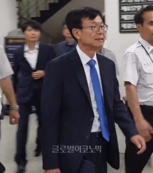 김상조 공정거래위원장이 지난 14일 이재용 삼성전자 부회장에 대한 재판에 증인으로 출석했다. 사진=유호승 기자