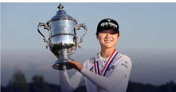 미국여자프로골프(LPGA)투어 14번째 도전만에 감격의 첫 우승을 메이저대회 US여자오픈 우승으로 장식한 '슈퍼 루키' 박성현(24·KEB하나은행)이 캐나다 퍼시픽 여자오픈(총상금 225만 달러) 대회에서 역전 우승했다./사진 lpga 자료사진