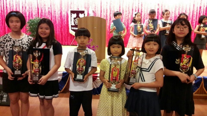 전국웅변스피치 전북 예선대회 에서 수상한 익산 오산초등학교 학생들 (오산초등학교= 제공) 
