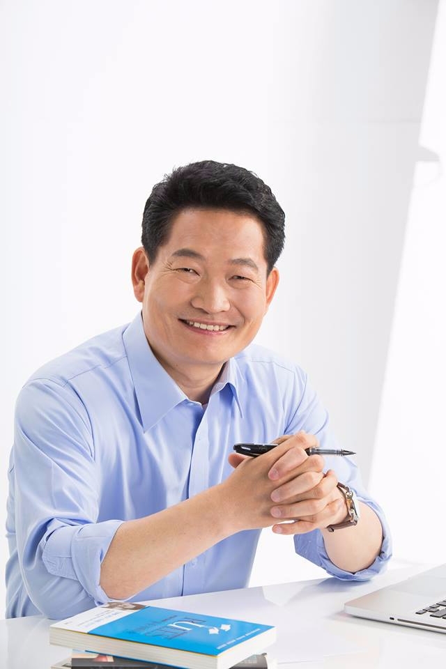 송영길 의원이 연일 실시간 검색어에 오르고 있다. 송영길 의원 사진=송영길 의원 페이스북
