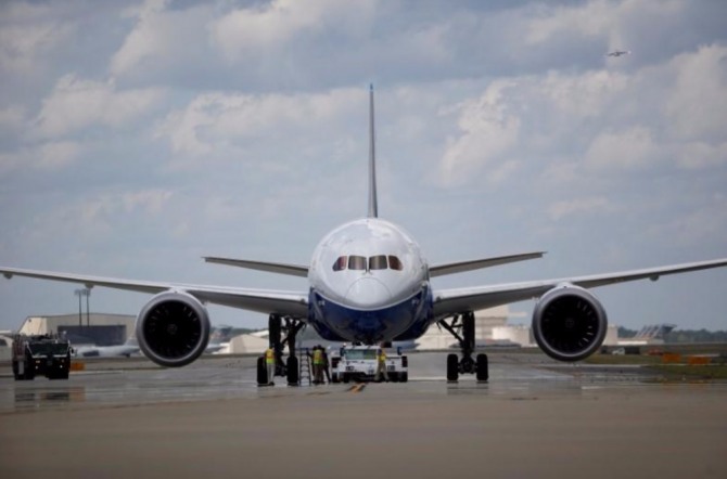 2017년 3월 21일 보잉 드림라이너가 찰스톤국제공항에서 첫 번째 시험 비행을 성공했다. 자료=로이터/뉴스1