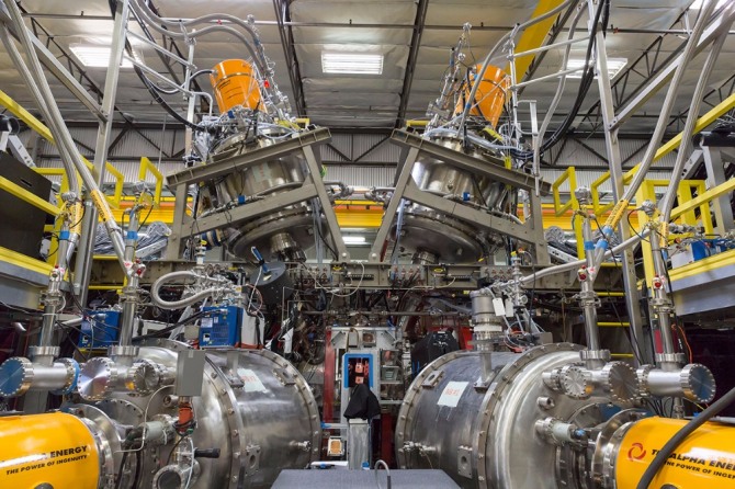 미국 캘리포니아의 트라이알파에너지 연구소에서 보유한 플라즈마 봉쇄 실험에 사용하는 기계 ‘C-2U’. 자료=트라이알파에너지