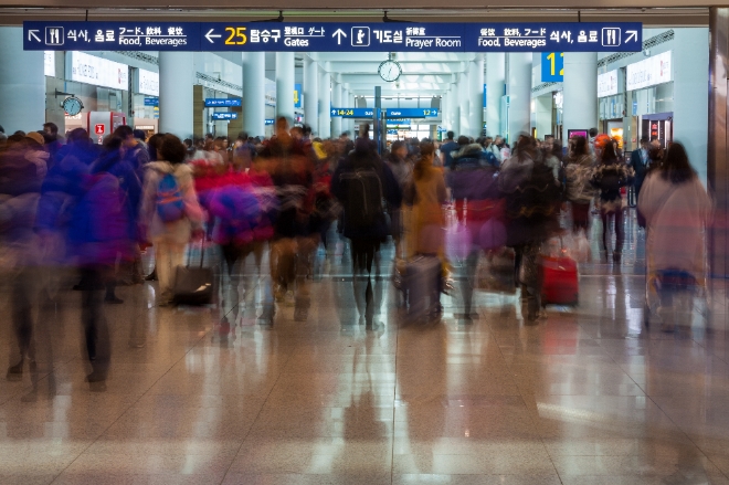 인천국제공항공사는 지난 30일 인천공항을 이용한 여행객 수가 20만4554명으로 역대 최다를 기록했다고 31일 밝혔다. 