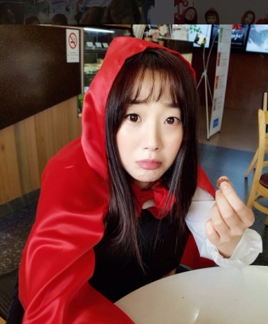 허민 소속사 JDB엔터테인먼트 측은 14일 공식 보도자료를 통해 허민과 정인욱이 1년 열애 끝 결혼하게 됐다며 결혼을 준비하던 중 축복처럼 다가온 2세 소식을 접하게 돼 허민은 현재 임신 6개월째로 설레는 마음으로 가정 꾸릴 준비 중이다라고 공식 입장을 밝혔다. 사진=허민 인스타그램 