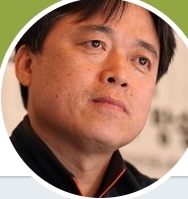 MBC 아나운서들의 제작 거부 선언에 따른 신동호 아나운서 국장 사퇴 요구가 거세지고 있는 가운데 배현진·신동호 국장은 여전히 노조 파업에 참여하지 않고 있다. 이에 최승호 PD가 언급했던 과거 배현진 아나운서의 양치질 일화와 태극기부대 스카우트 대상 발언이 다시 재조명되고 있다. 사진=최승호 트위터