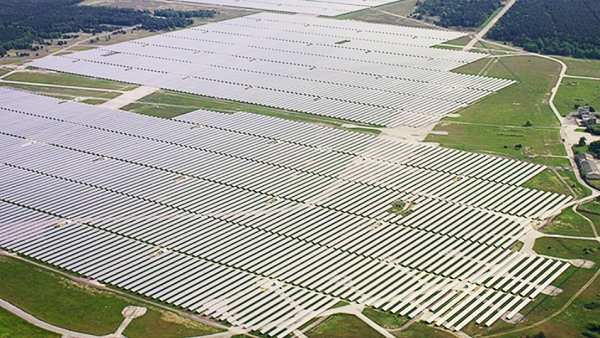 한화큐셀이 독일에 건설한 태양광 발전소. 