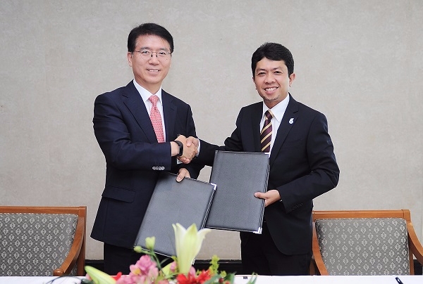 에쓰오일이 말레이시아 페트로나스(PETRONAS)와 연간 70만t의 LNG를 구매하는 계약을 체결했다. 