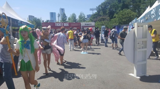 롤챔스 결승전에 앞서 다양한 이벤트가 진행되고 있다. 