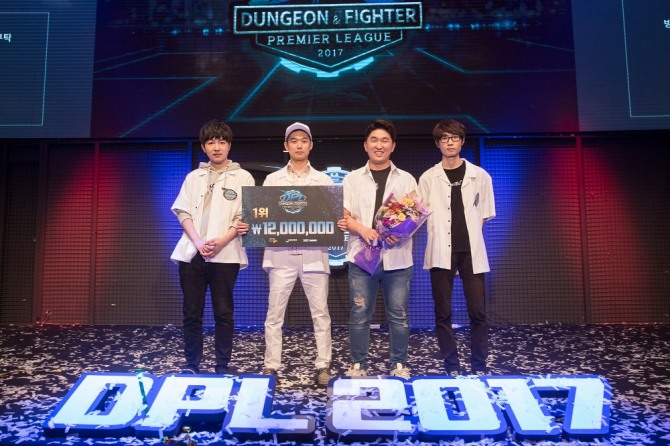 27일 서울 서초구 넥슨 아레나에서 개최된 ‘DPL 2017’’에서 ‘홀백듀검’ 팀이 4분 22초 52 기록으로 정규 시즌 첫 우승을 차지했다.