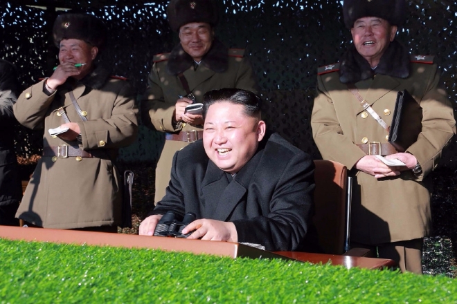 북한 김정은 노동당 위원장이 핵무기 개발 연구 성과에 대해 극찬했다고 조선중앙통신이 3일 보도했다. 자료=KCNA