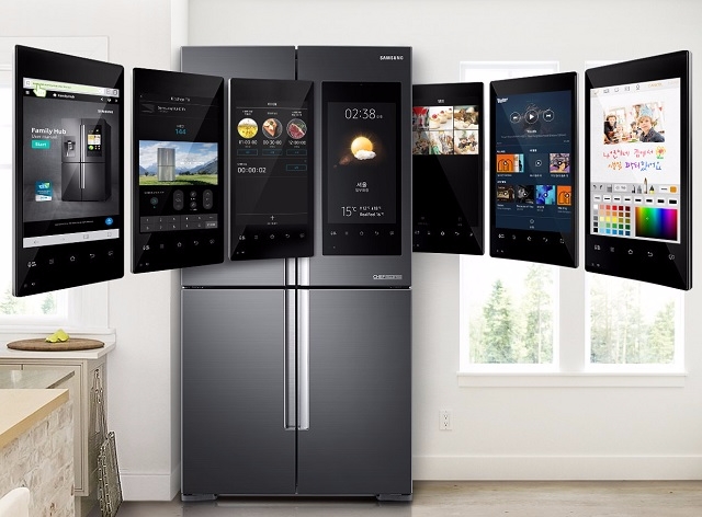 삼성전자가 미래 먹거리로 점찍은 ‘스마트홈’을 진두지휘할 셰프컬렉션 패밀리허브 냉장고.