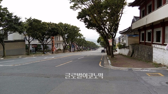 10일 오후 경주시 진현동 불국사 숙박단지, 지진으로 인해 수학여행을 온 손님이 거의 없어 한산한 모습을 보였다. 사진=서성훈 기자