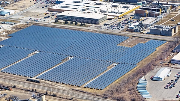 한화큐셀이 미국 인디애나폴리스 Maywood에 2014년 6월 완공한 태양광 발전소.