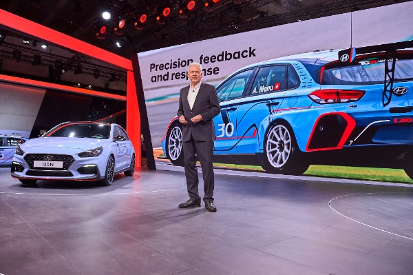 현대자동차는 12일 '2017프랑크푸르트모터쇼'에서 고성능 N의 첫 모델 ‘i30 N을 비롯해 다양한 모델을 대거 공개했다. 