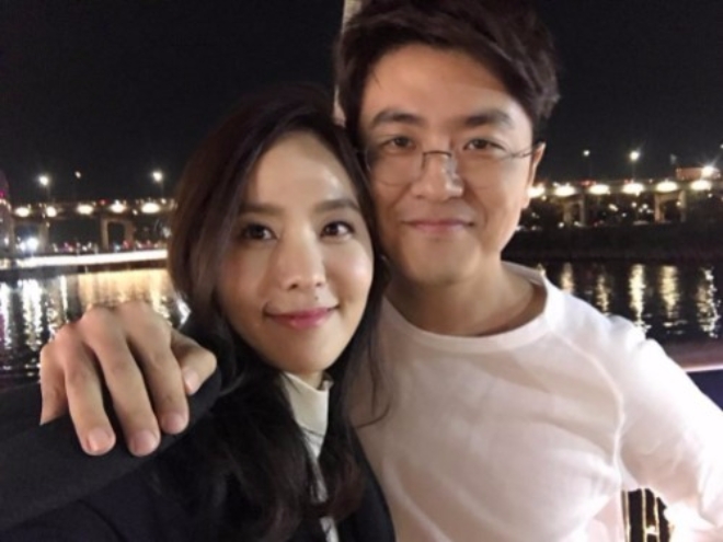 방송인 박지윤이 남편 최동석과 찍은 사진이 누리꾼들에게 다시금 회자되고 있다. 사진=박지윤 인스타그램