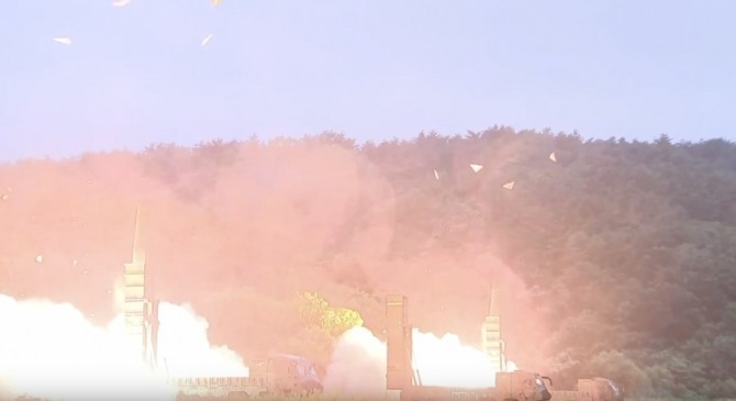 지난 7월 북한의 ICBM 도발 직후 한미 공동 미사일 발사 무력시위를 진행했다. 한국군은 현무 미사일을 발사했다. 