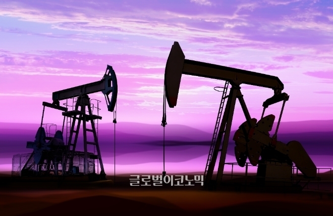 석유수출국기구(OPEC) 산유국들이 내년 3월 이후로 감산 합의를 연장하는 방안을 고려하고 있는 것으로 전해졌지만 미국의 원유 재고가 늘어나고 있다는 우려에 국제유가가 하락했다. 대북 리스크가 일단락되고 연준이 19~20일 FOMC회의에서 자산축소를 결정할 것이라는 기대감에 금가격도 하락했다 / 자료=글로벌이코노믹