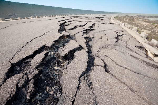  지진과 화산 활동이 왕성해 '불의 고리'라고 부르는 환태평양 조산대에 위치한 멕시코시티에서 근처에서 규모 7.1의 지진이 발생했다.
