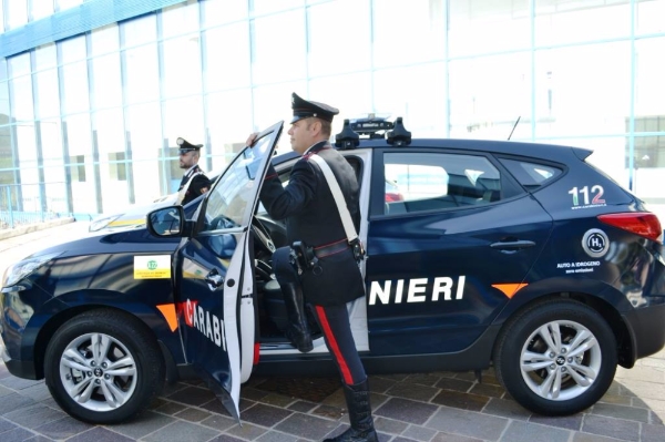 이탈리아 경찰은 고속도로 순찰을 위해 현대차 투싼 ix35 수소 전기차를 사용할 예정이다. 