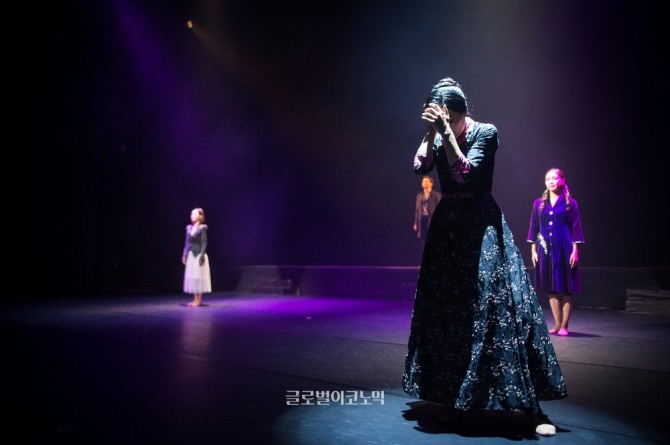 강윤정 안무의 '장화홍련, 잔혹한 기다림'