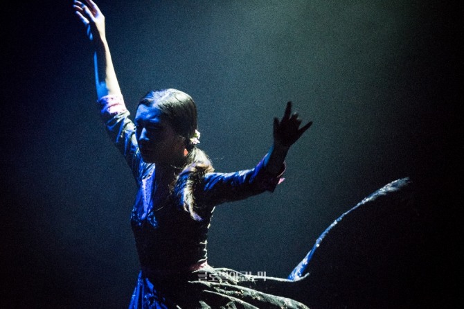 강윤정 안무의 '장화홍련, 잔혹한 기다림'