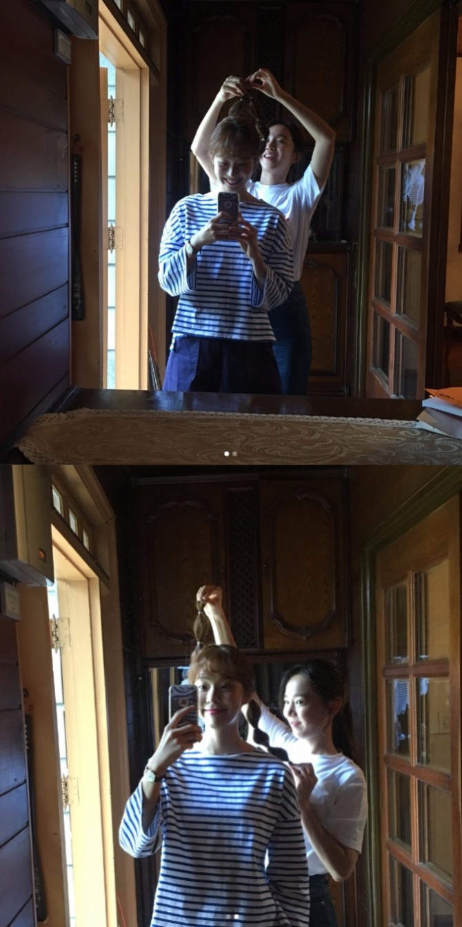 KBS2 주말드라마 '황금빛 내인생'에서 서지수 역으로 열연하는 서은수가 극중 서지안 역의 신혜선과 현실 자매 케미를 과시하는 비하인드 컷을 게재했다. 사진=서은수 인스타그램 캡처