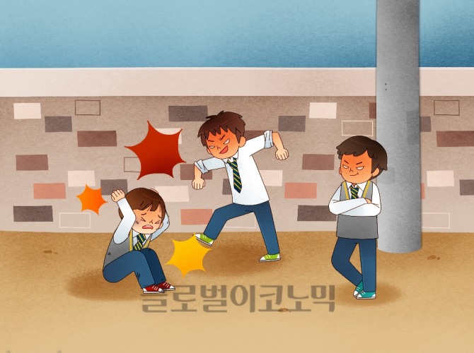 부산 여중생 폭행 사건으로 불거진 학교폭력 문제가 강릉 서울 대구 평택 광주 등에서 연쇄적으로 나타나고 있다.