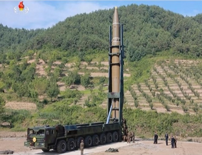북한을 방문한 러시아 하원 의원이 6일(현지 시간) 북한이 장거리 미사일 발사 실험을 계획하고 있으며, 미국의 서부 해안이 사정거리에 들어간다는 견해를 나타냈다. 자료=KCNA