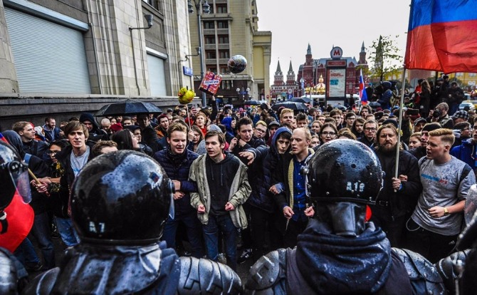 푸틴 러시아 대통령의 65세 생일을 맞은 7일(현지 시간) 나발니의 선거 출마와 푸틴으로부터 자유로운 러시아를 갈망하는 시위가 전국 80개 도시에서 발생했다. 자료=RBC