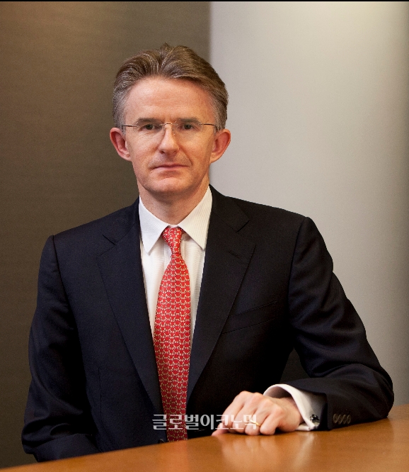 HSBC의 신임 최고경영자(CEO)로 내정된 존 플린트(John Flint).