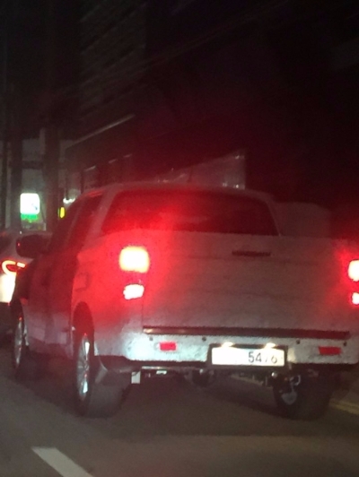 쌍용차의 새로운 픽업트럭 Q200이 서울 도로에서 성능 테스트를거치고 있다.사진=방기열 기자 